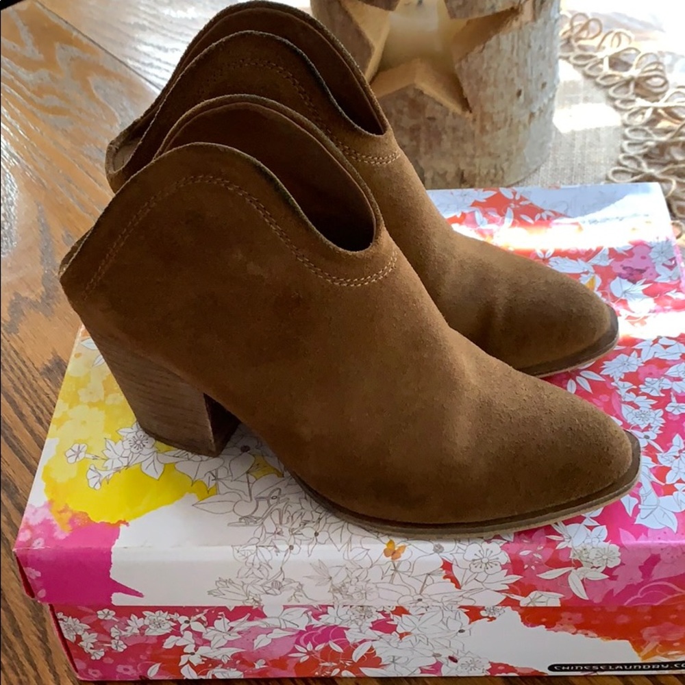 Chinese Laundry Bootie 6.5